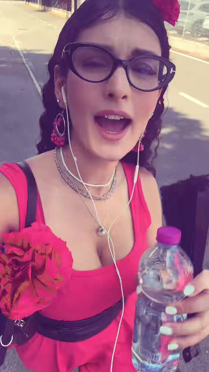 @Elina