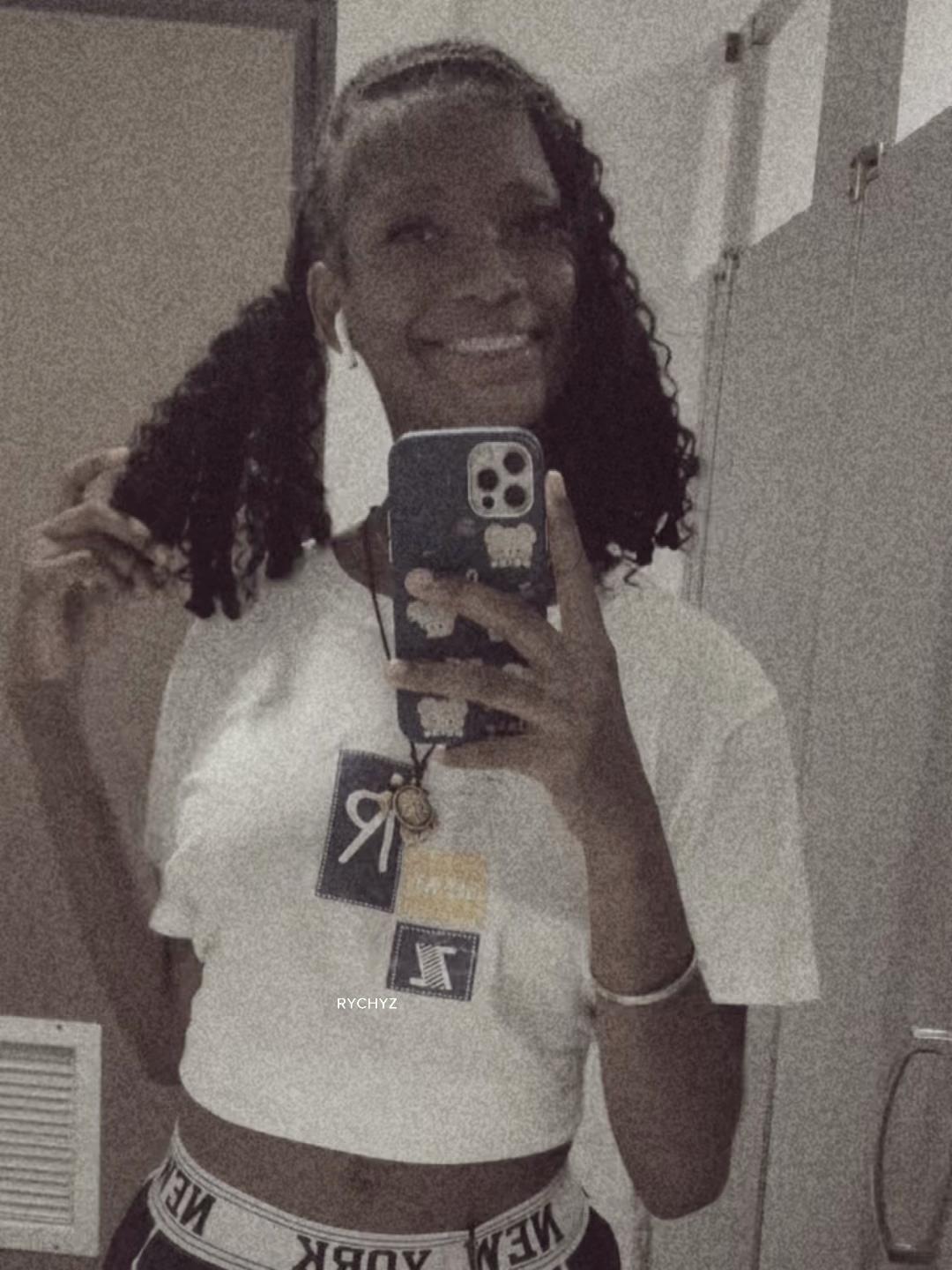 @T😻.