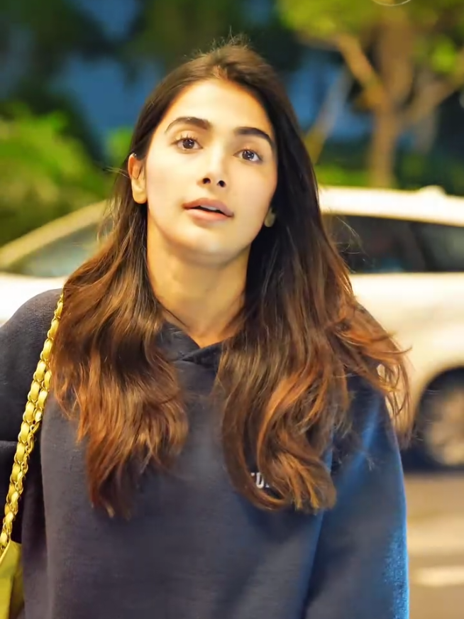 @Real Pooja Hegde