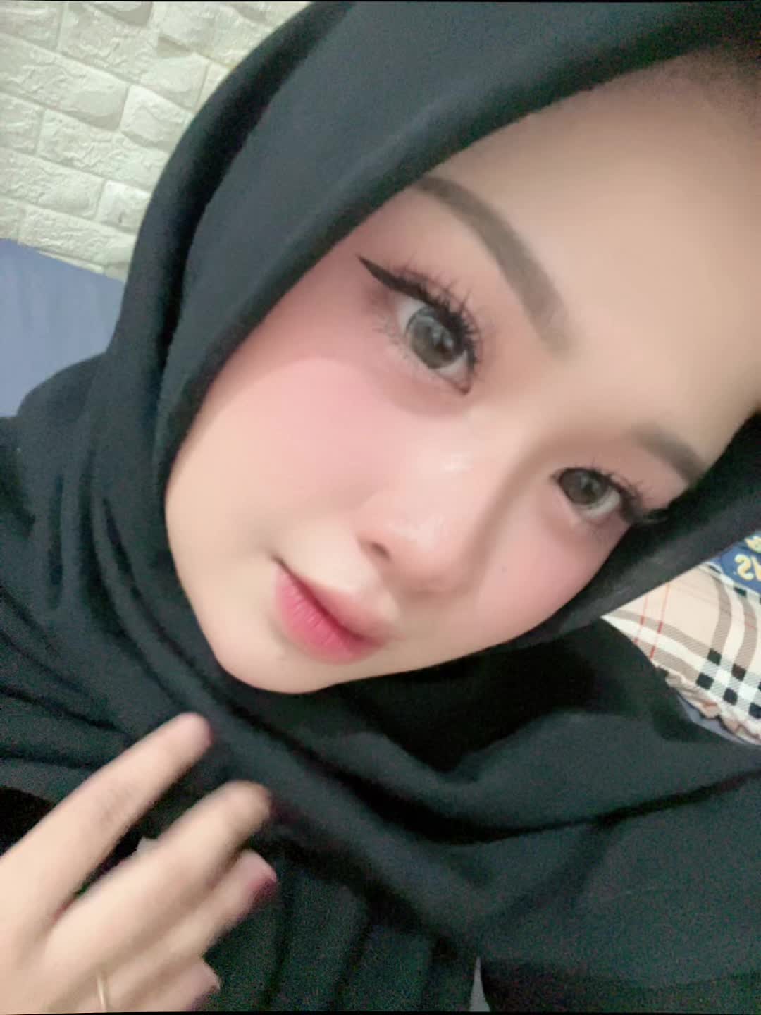 @ayy