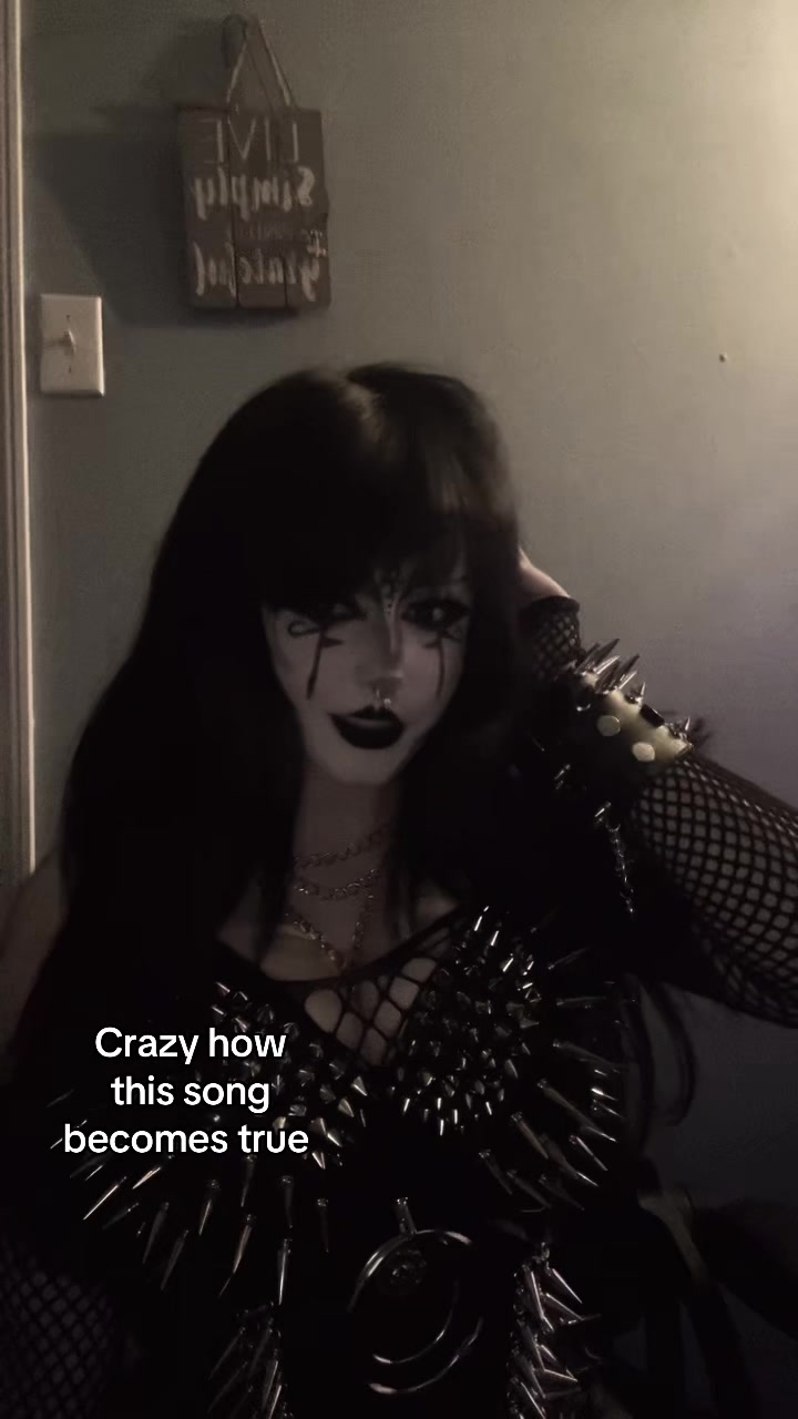 @🖤🦇🧿 Zuzu 🧿🦇🖤
