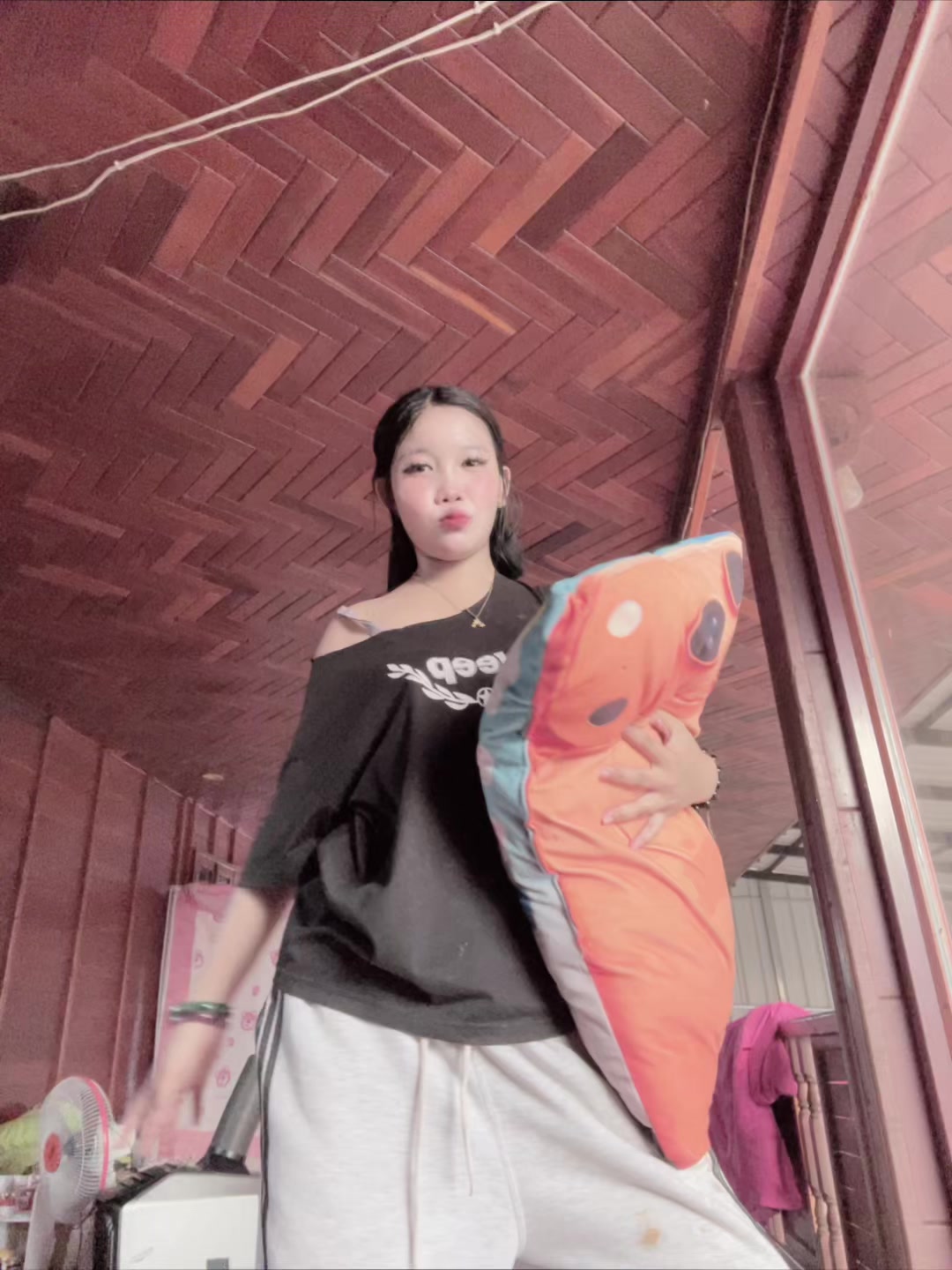 @នីលីអុីង-EING