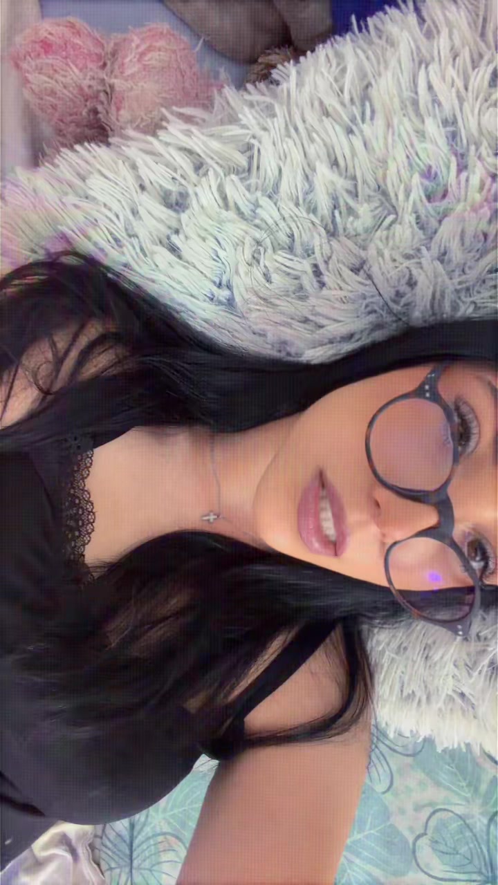 @🦦