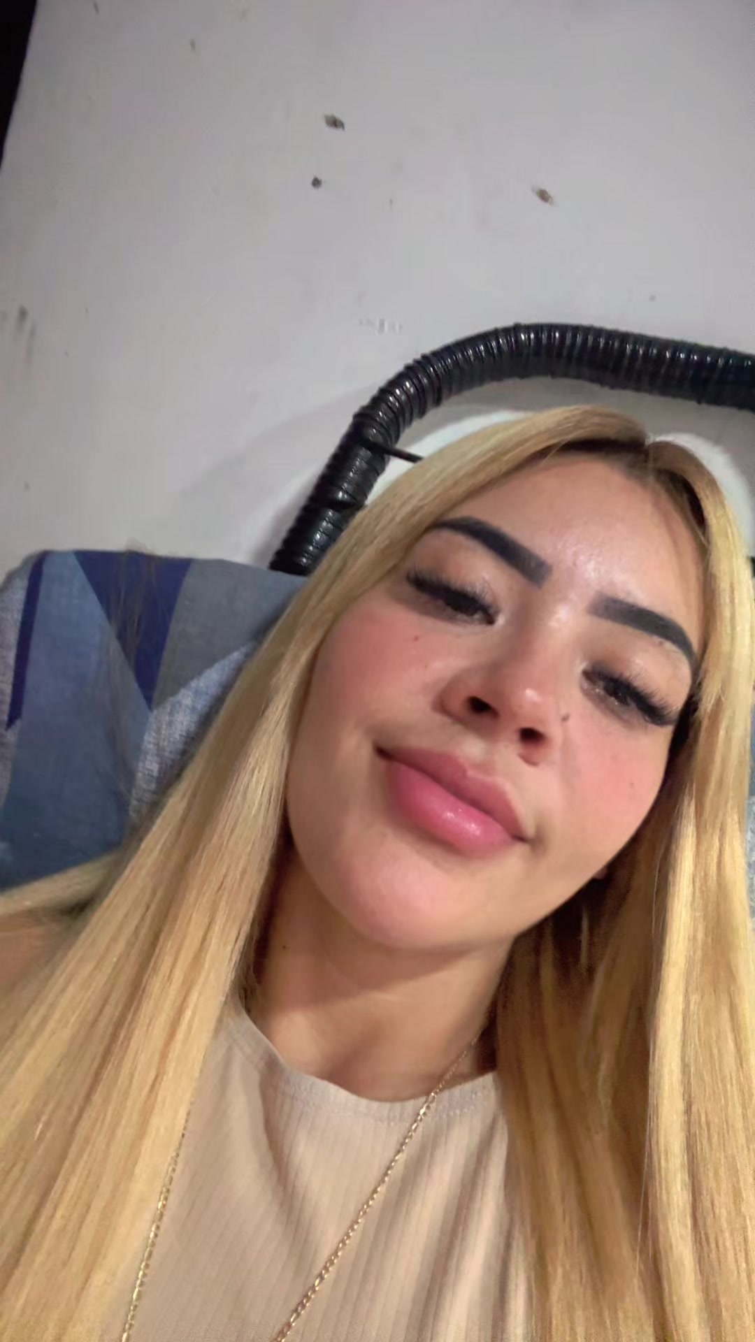 @Tha&iacute;s Priscila