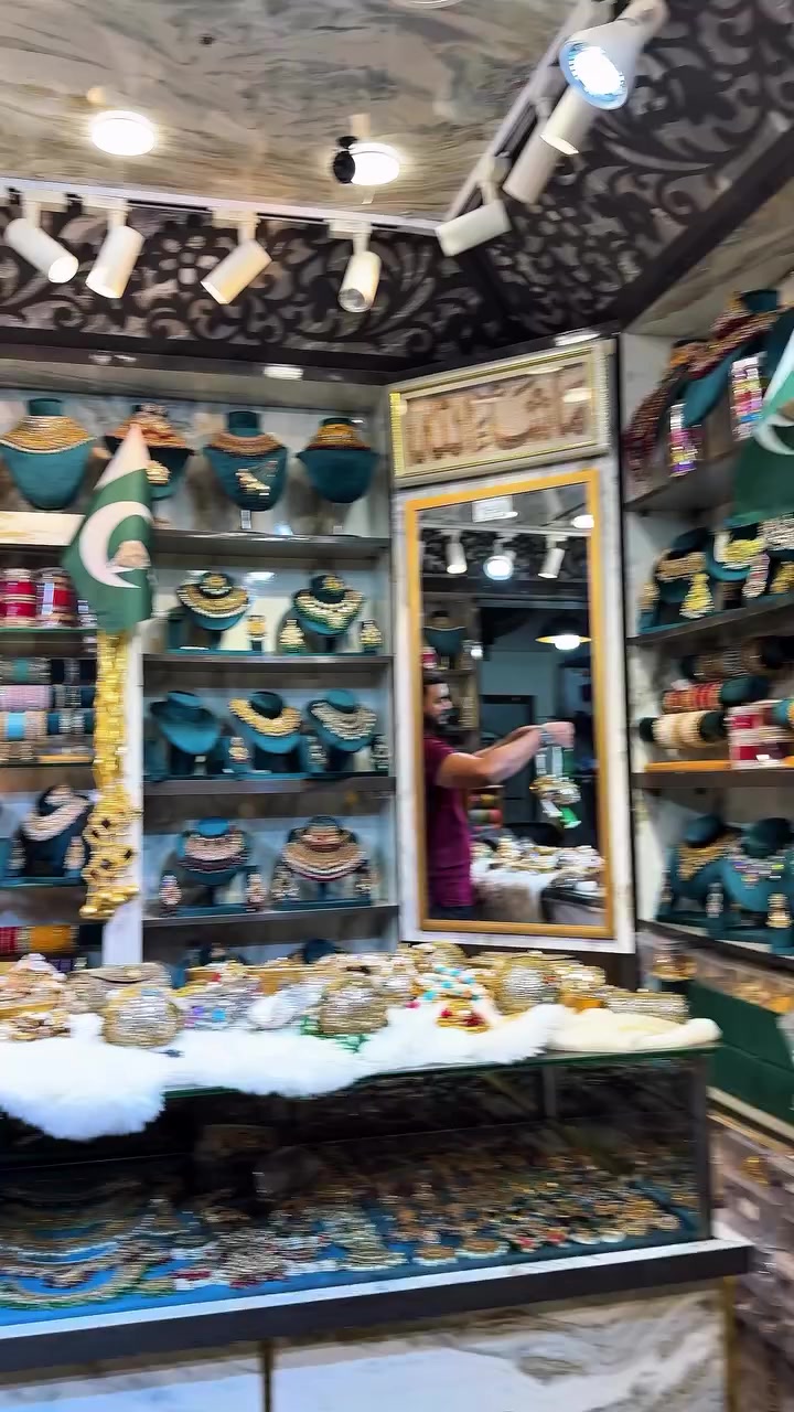 @Makkah bangles store