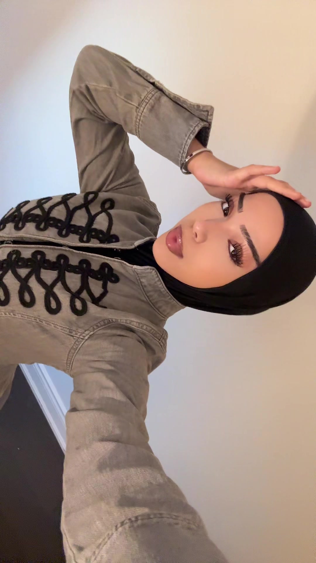 @لارا