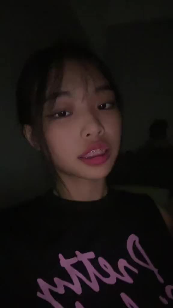 @strwbrryshi_
