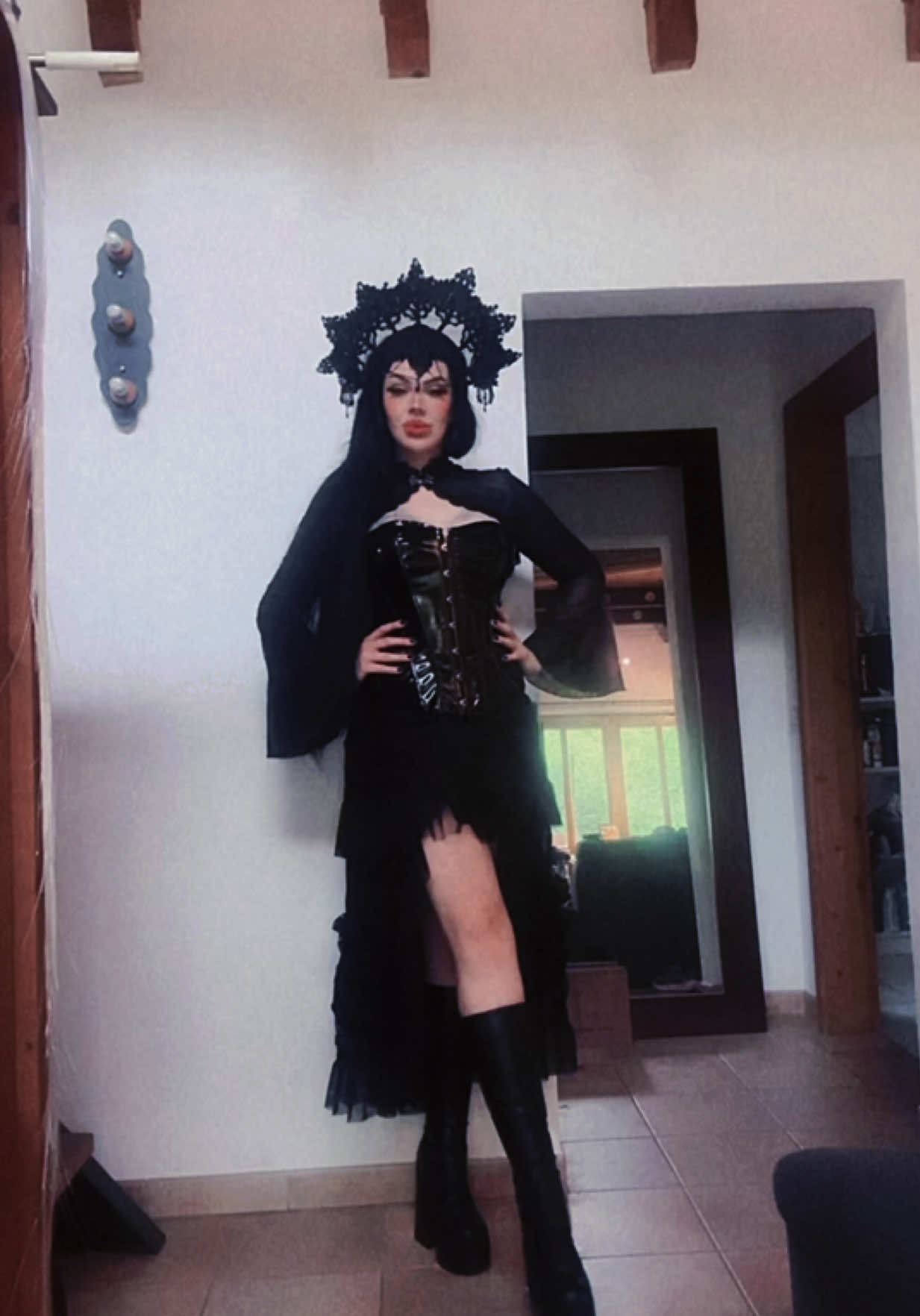 @Draculeas Contesa Caroline