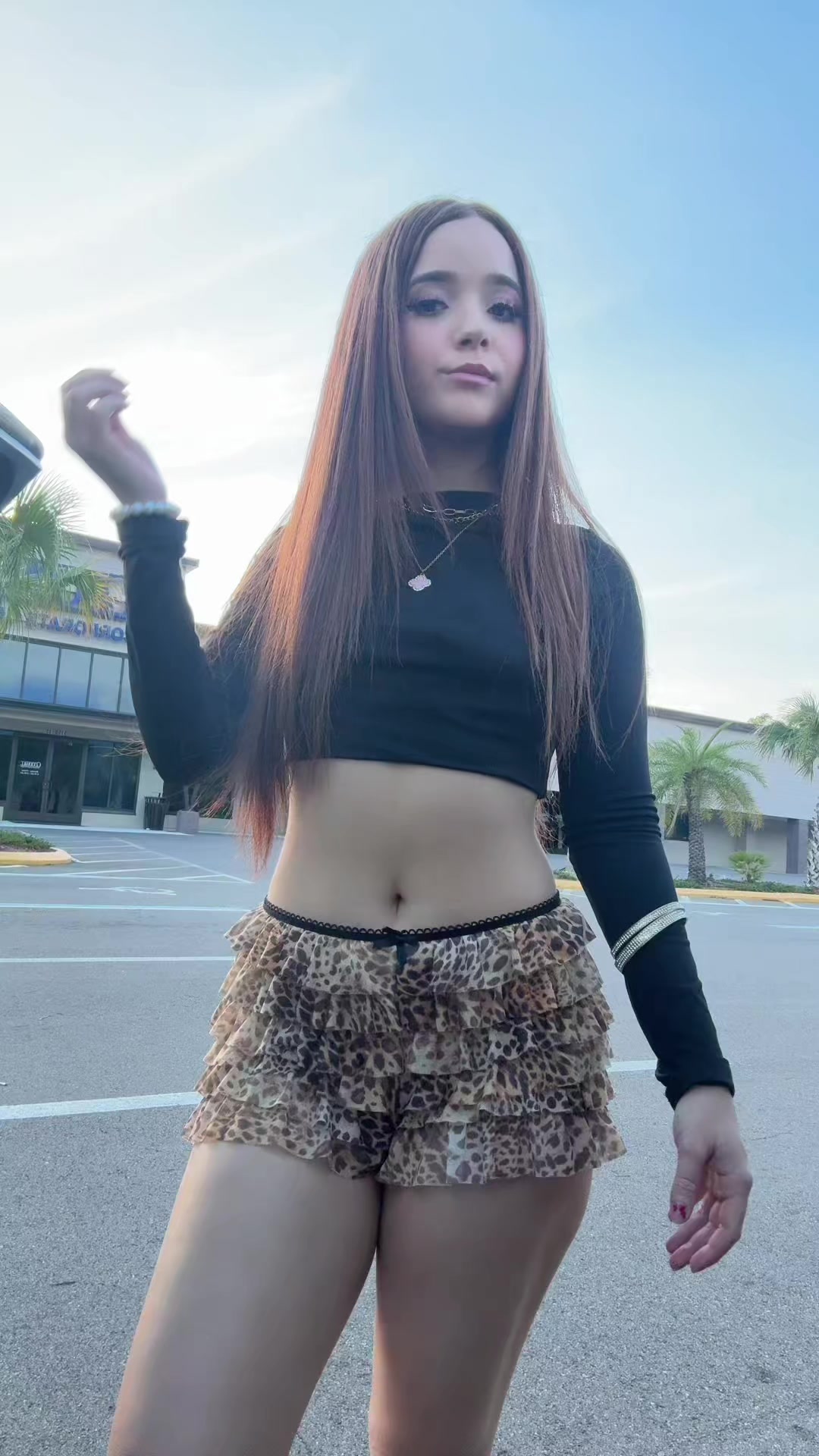 @\(^_^)/