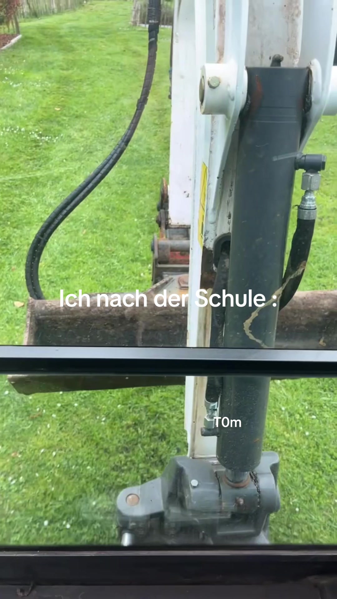 @t0m