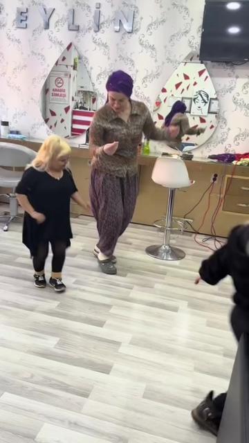@Ceylin kuaf&ouml;r 💇&zwj;♀️