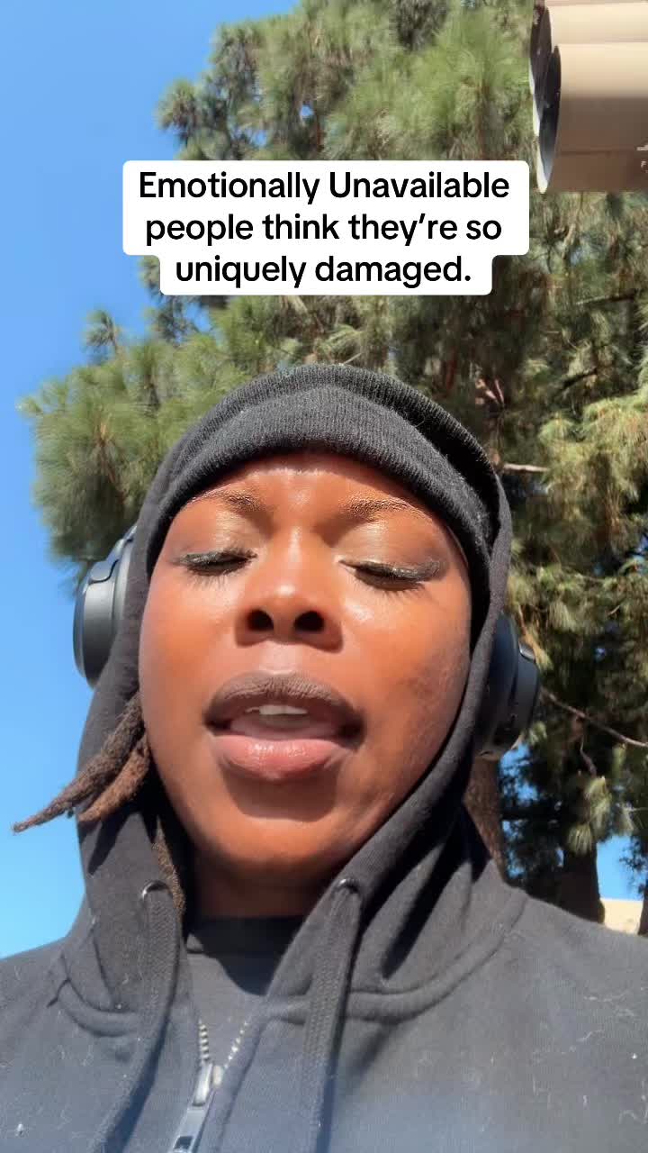 @HeyMissFay_