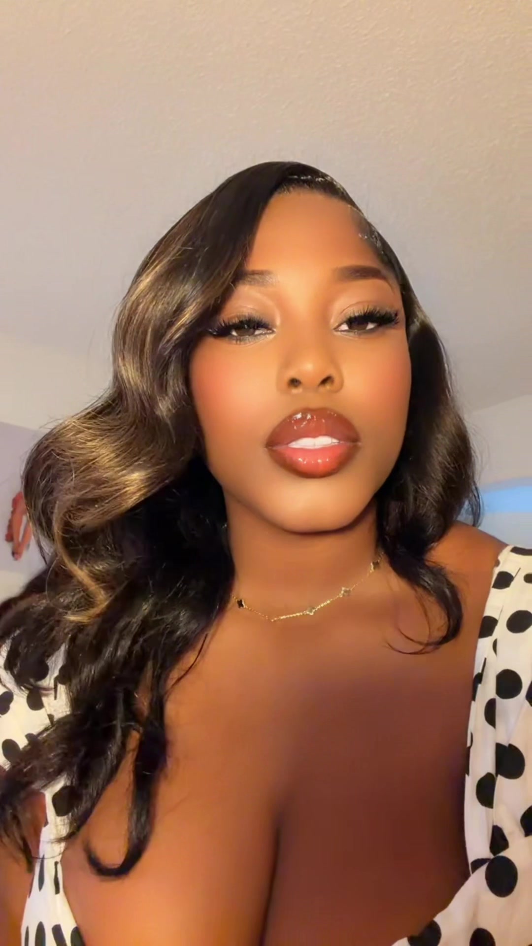 @BeautyByRoxy🫦