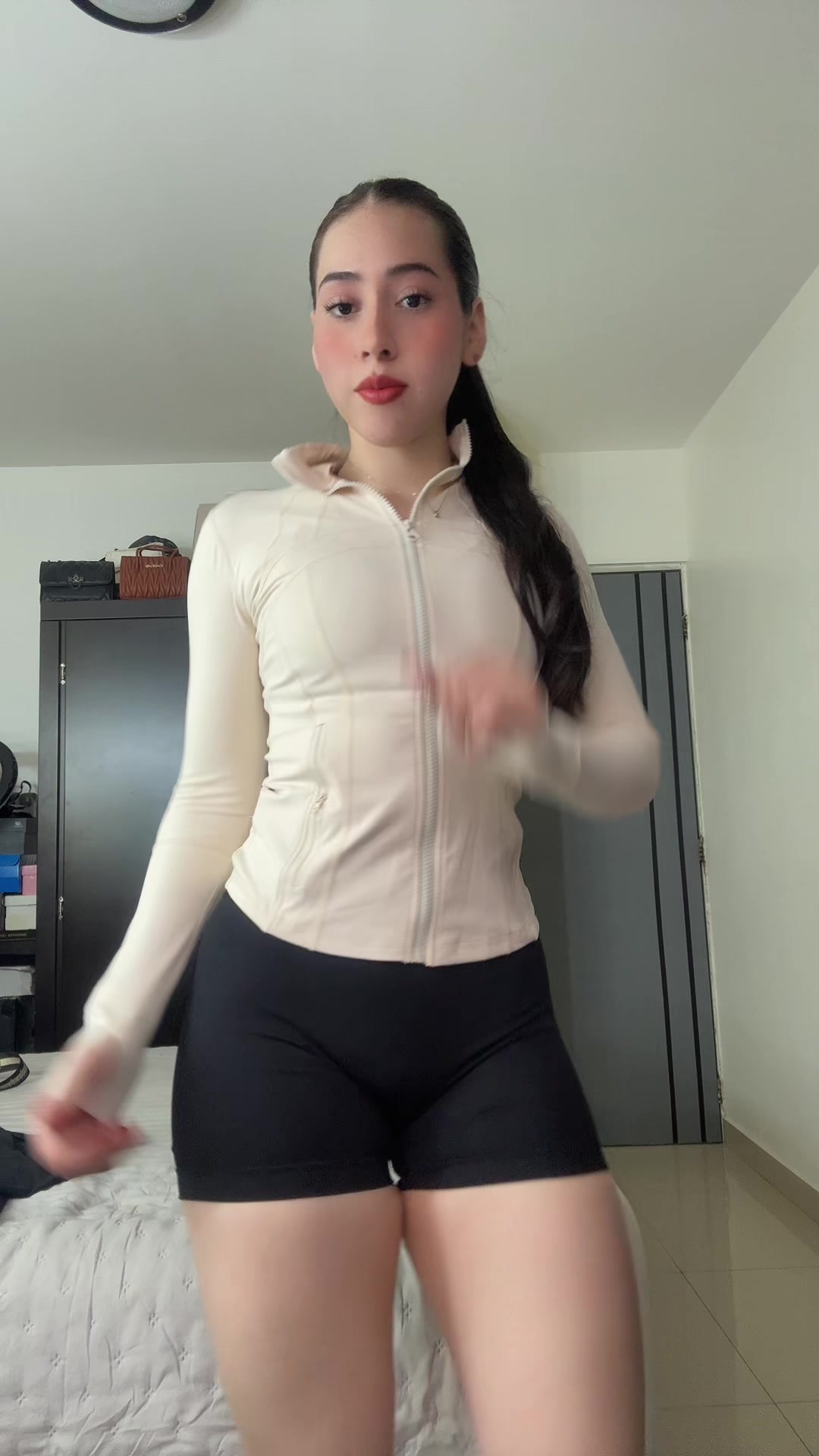 @Lesshh