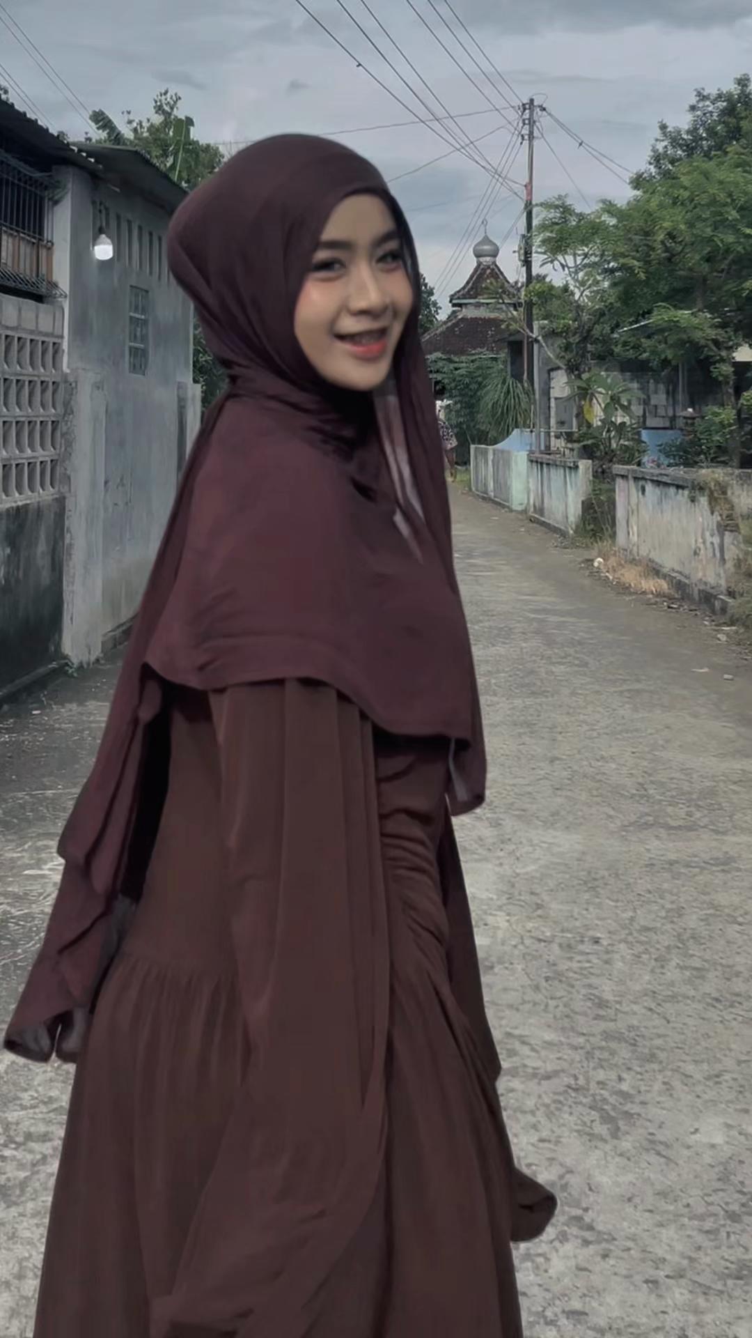 @Lisaaww
