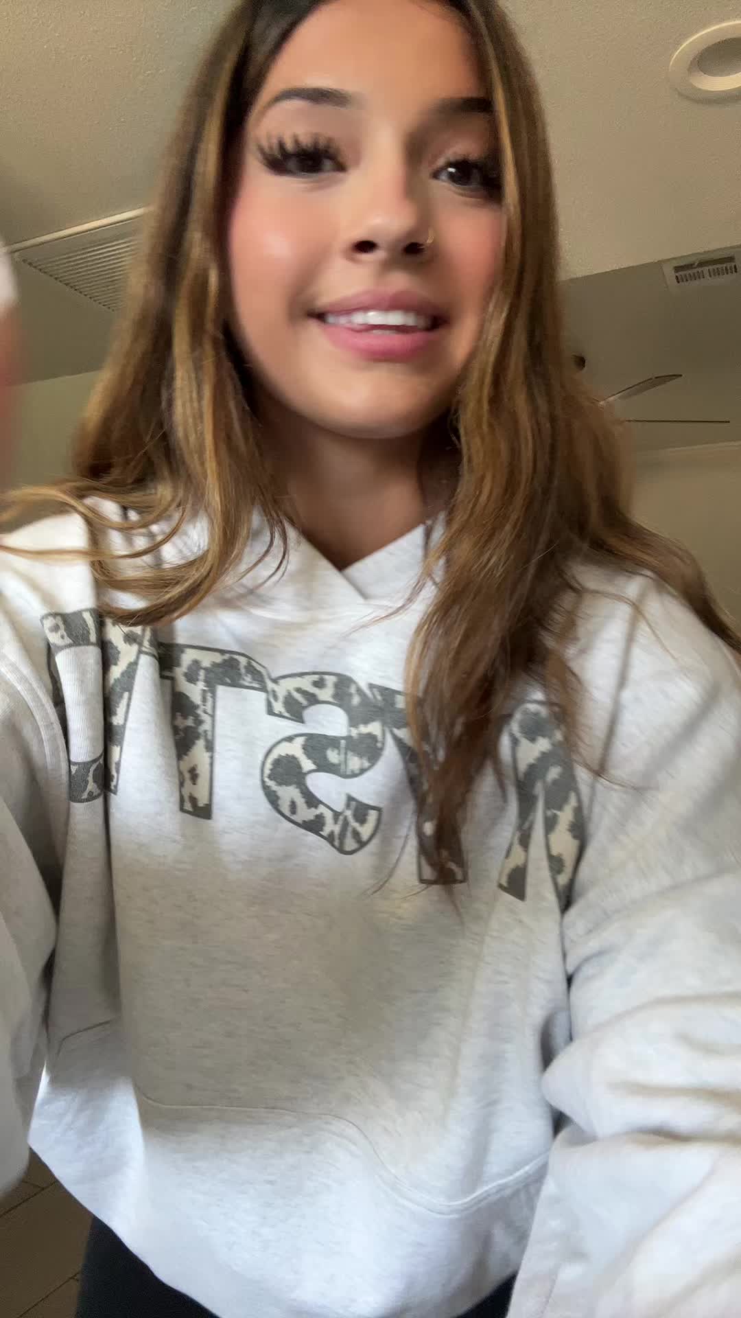 @Lilly F