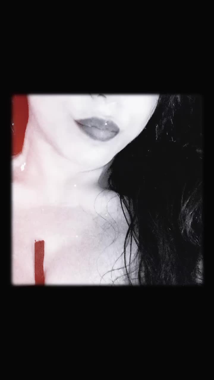 @EM.l.L.A๐๐๐