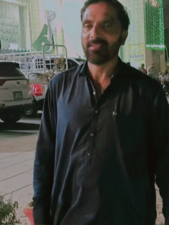 @Shakir khan.@