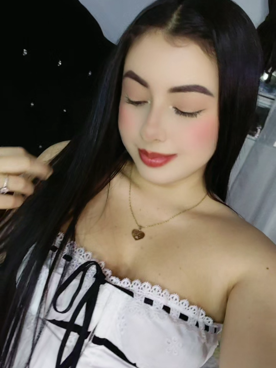 @Alii Diaz🌸