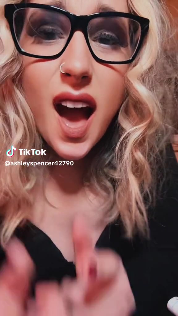 @Ashleyyyyyyyy🐧🦄