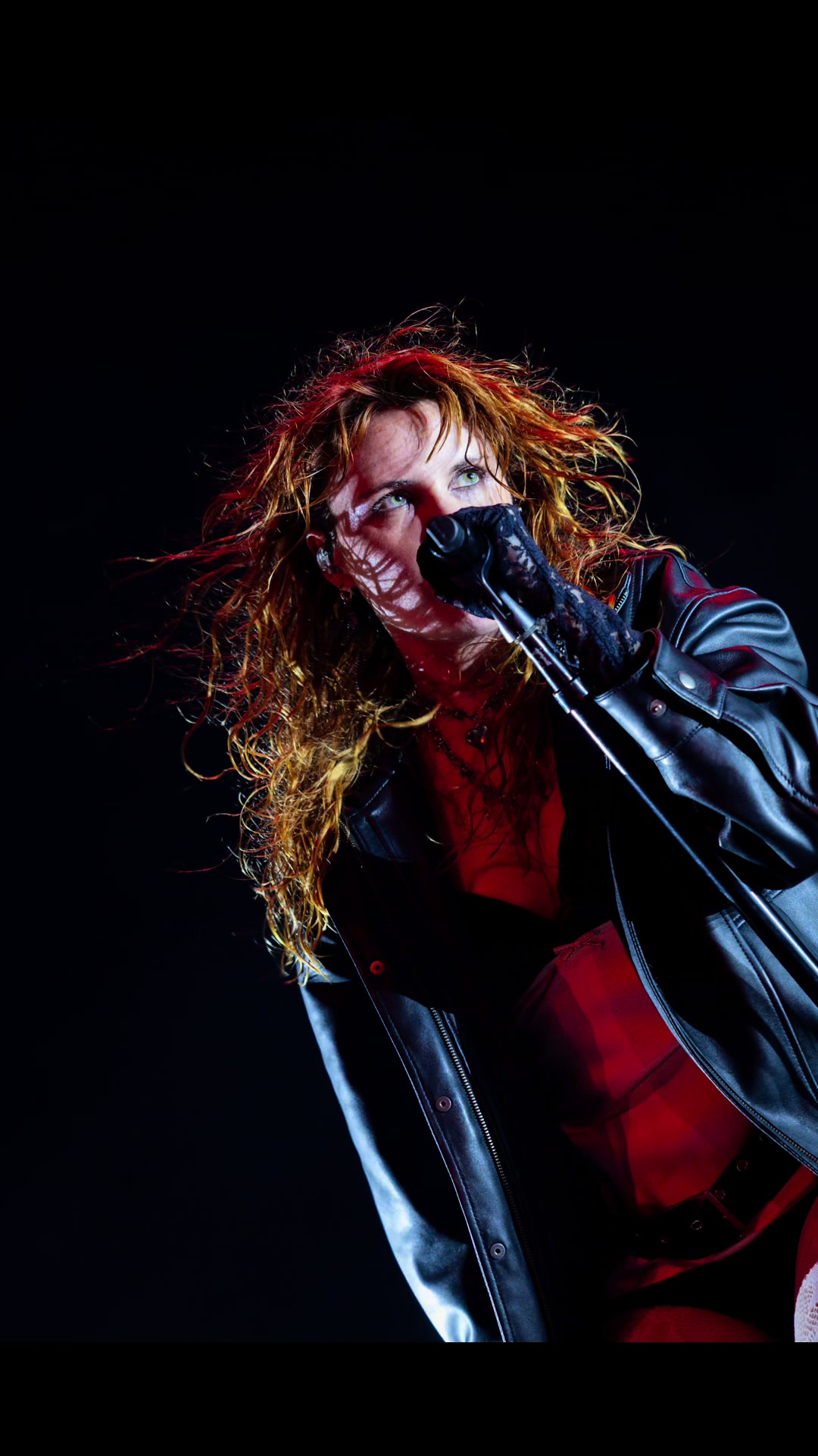@claire | live music photog