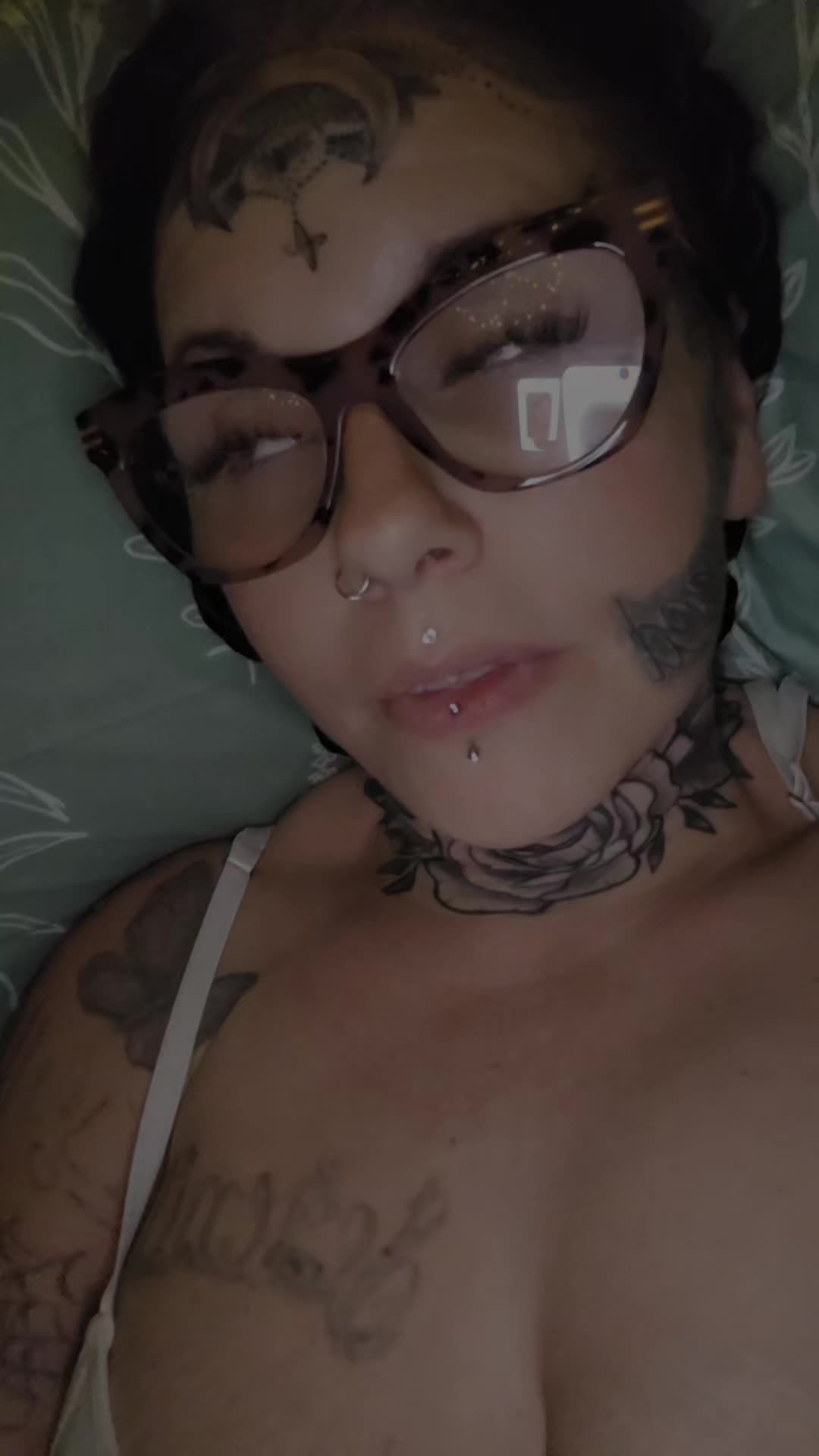 @👑B