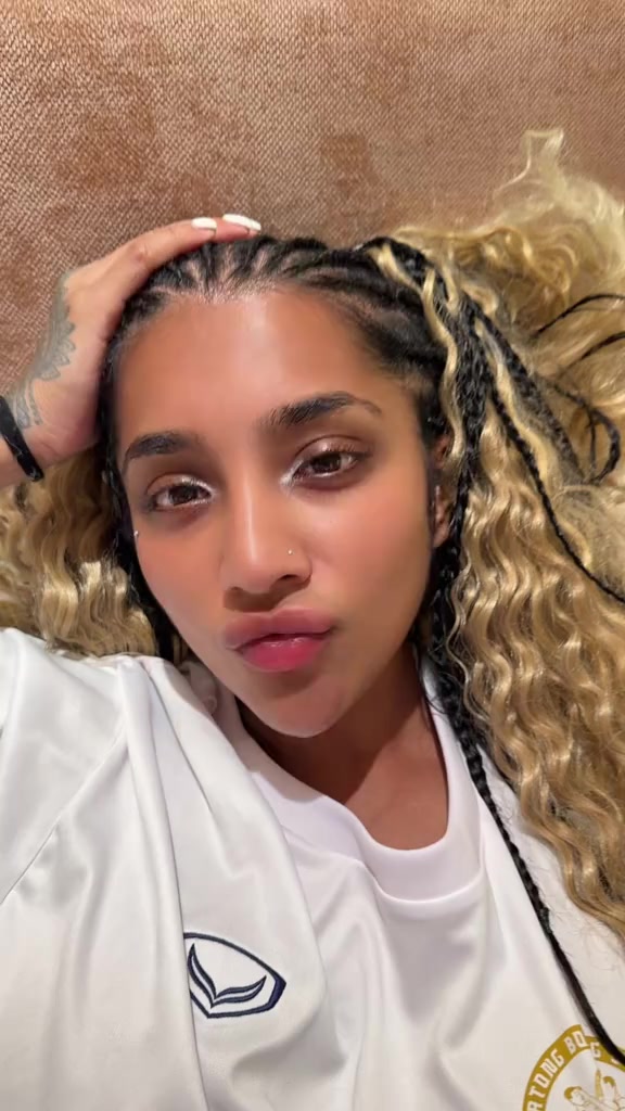 @Yasmina Khan🦋