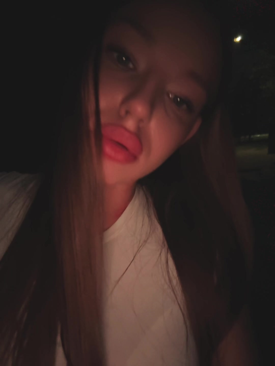 @<8
