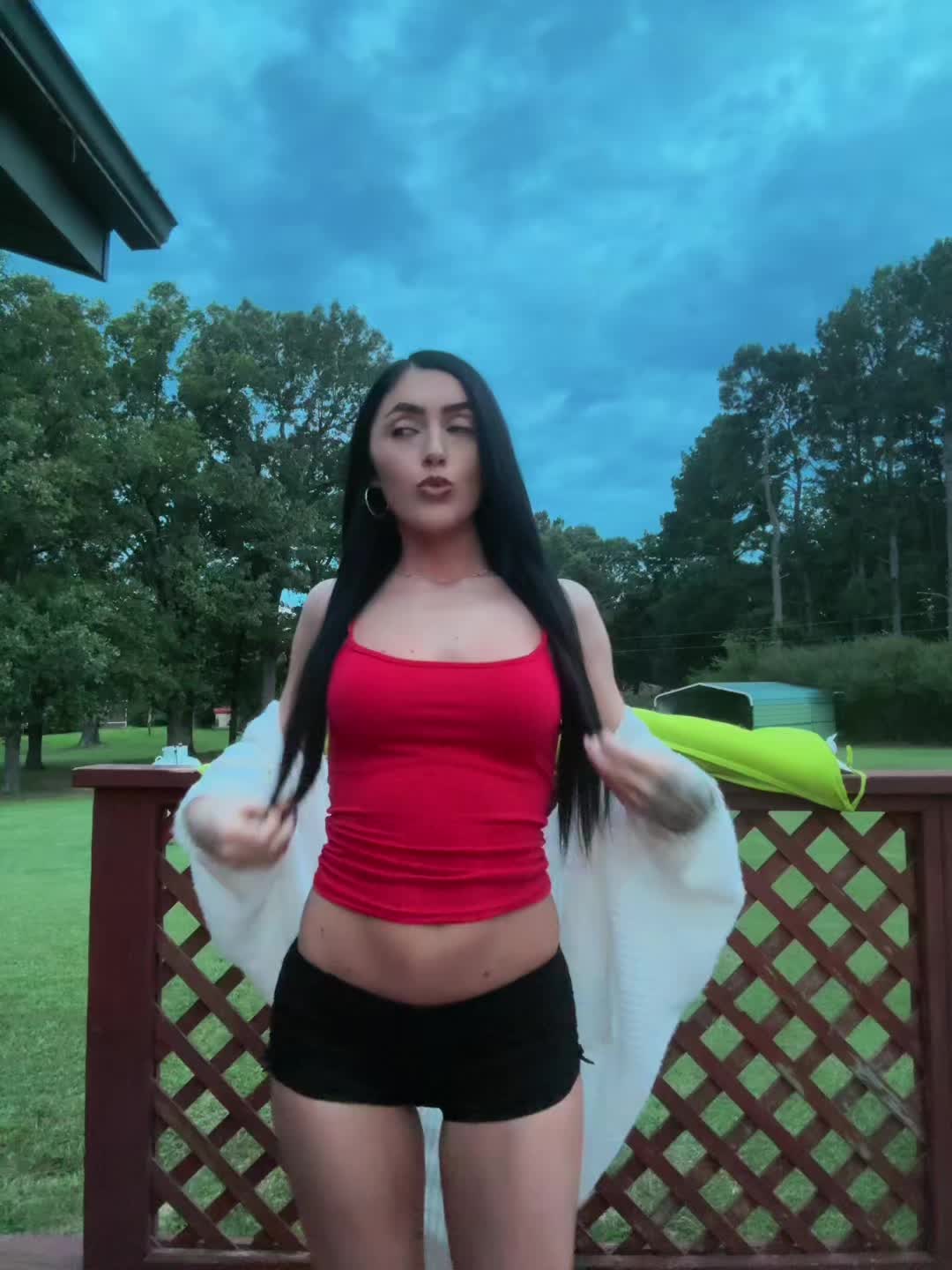 @Ky<3