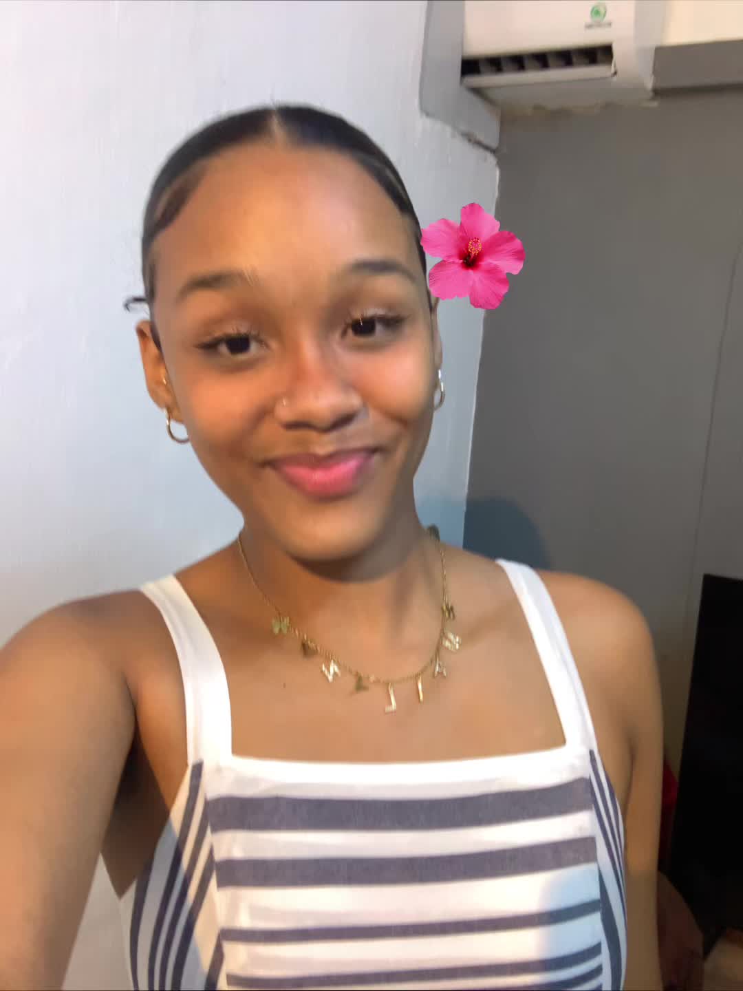 @Maï.