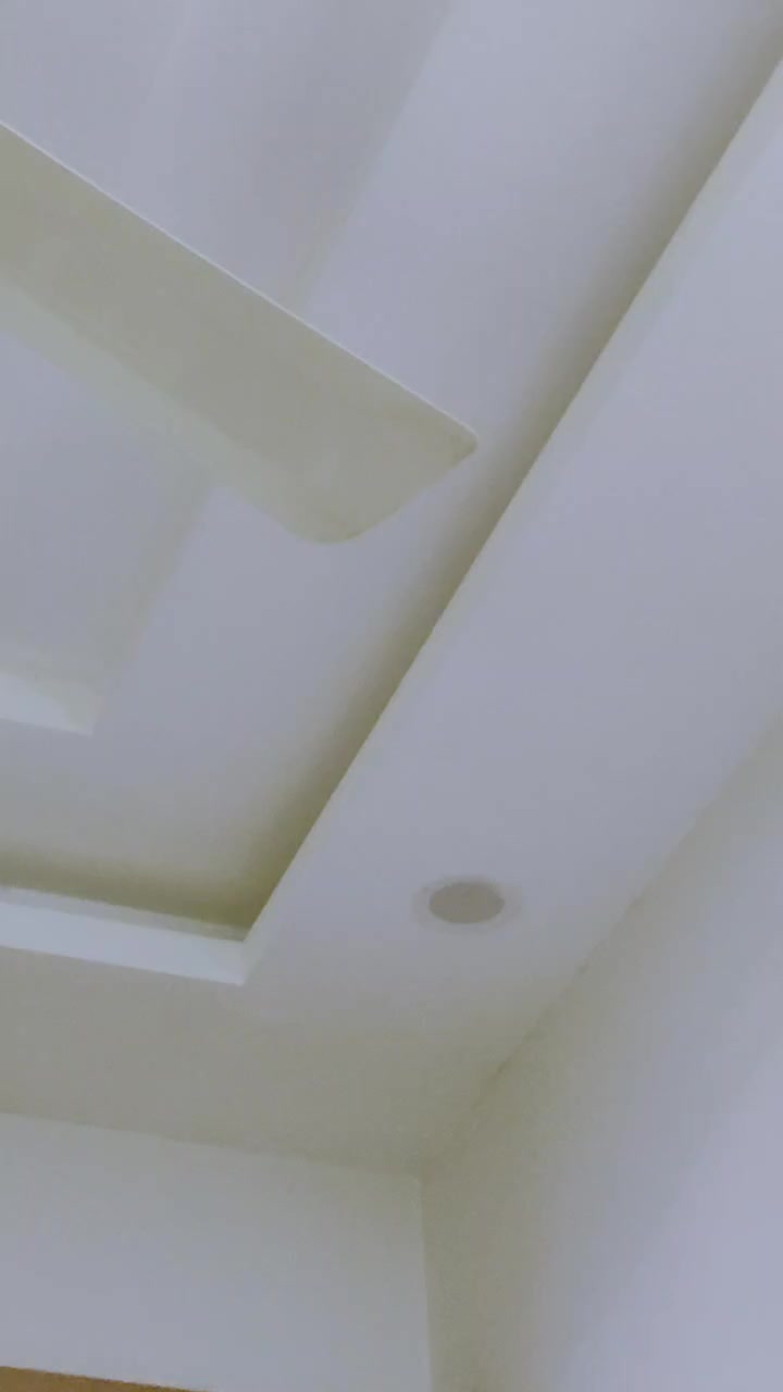@Awi_♛