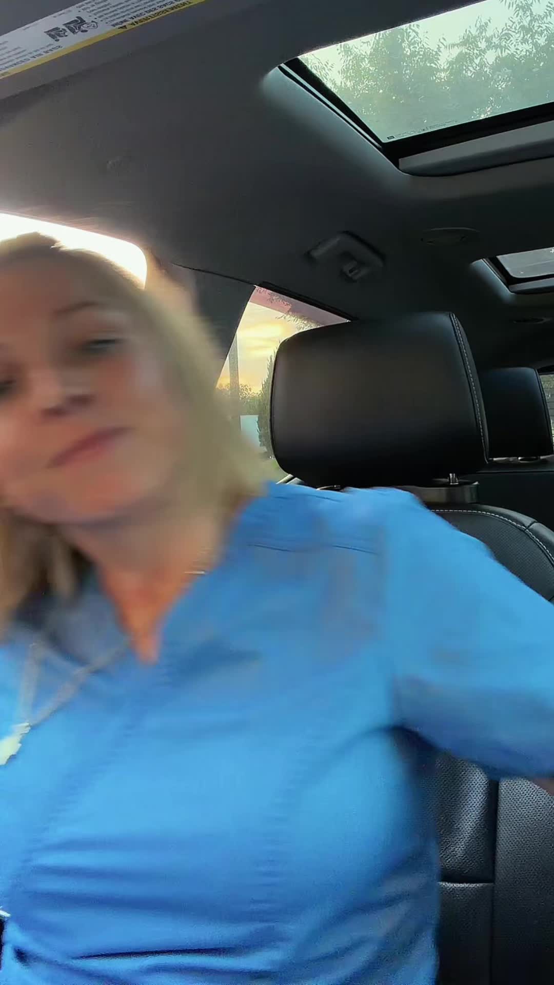 @momica_mama