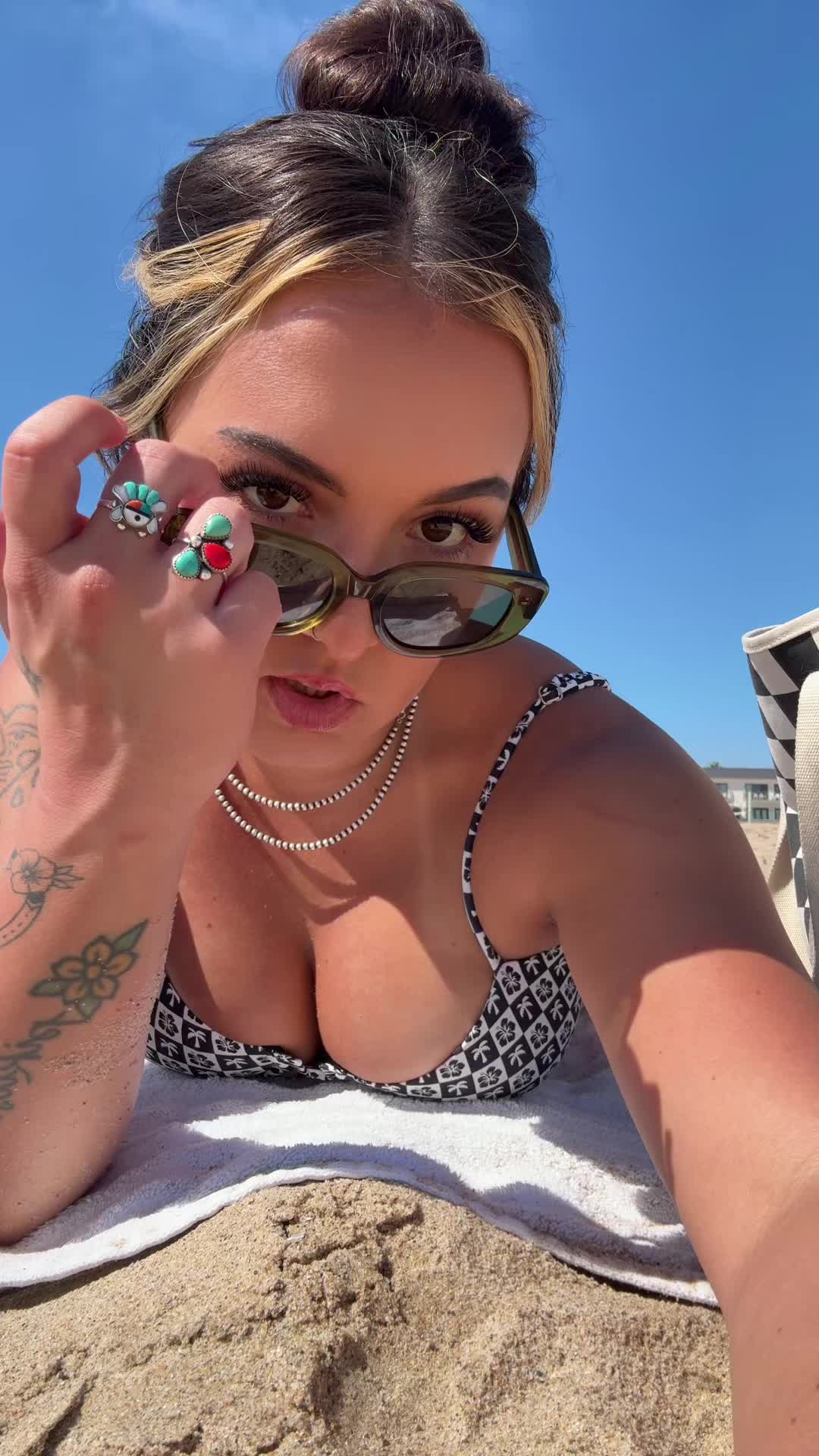 @pikivids_