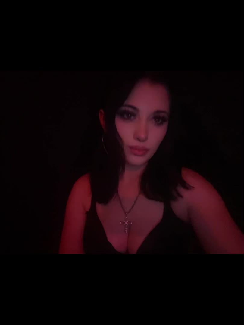 @v4mp_d0llrot4u