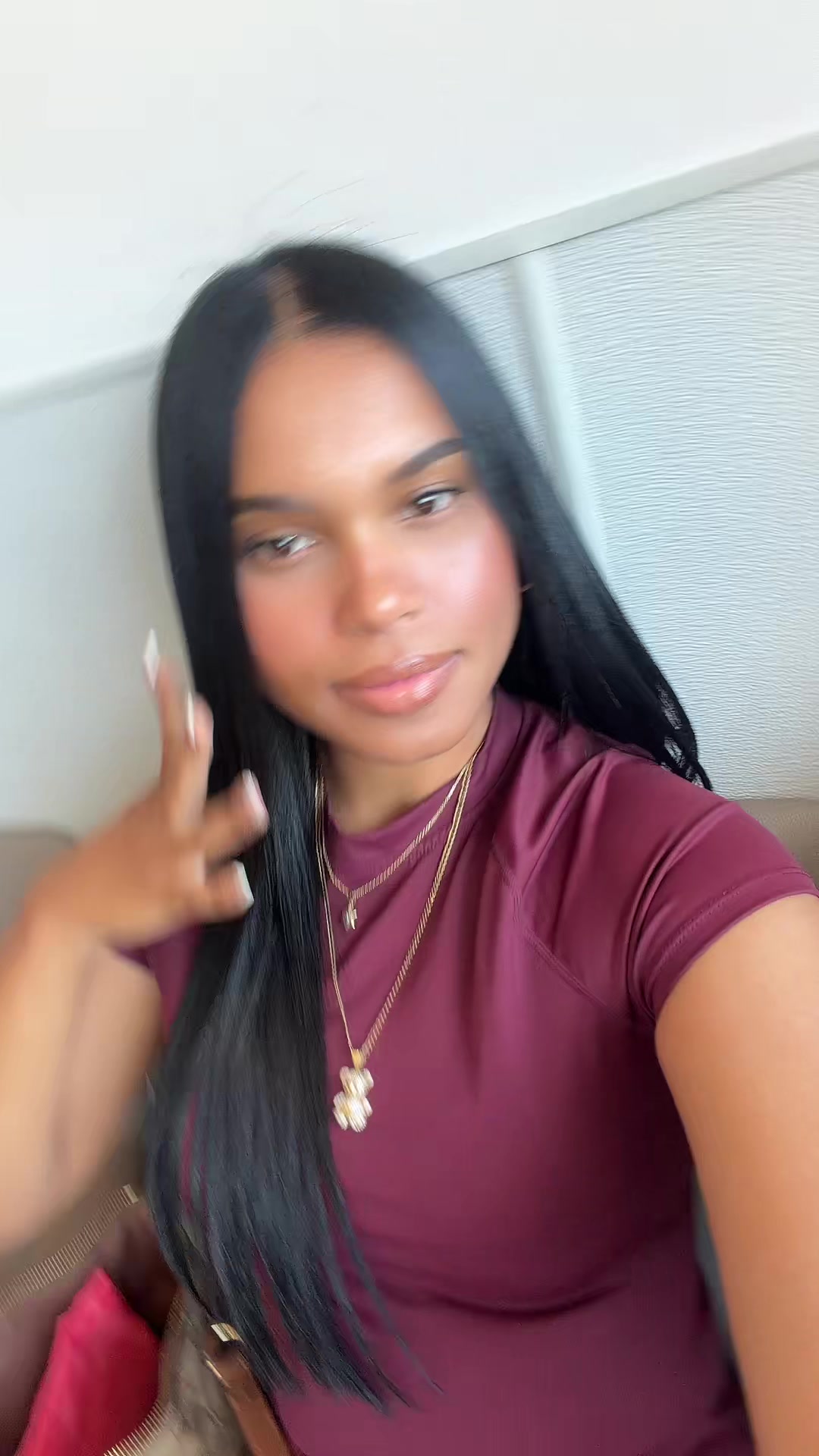 @Elyy04