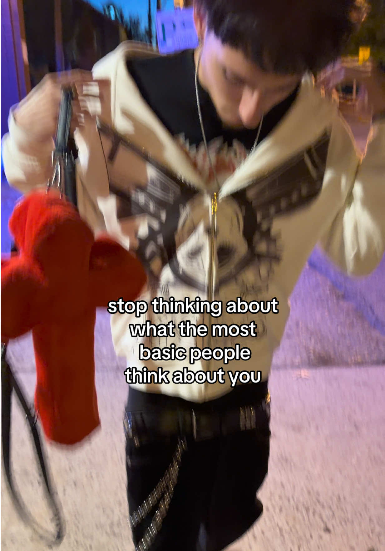 @Hinot&eacute;