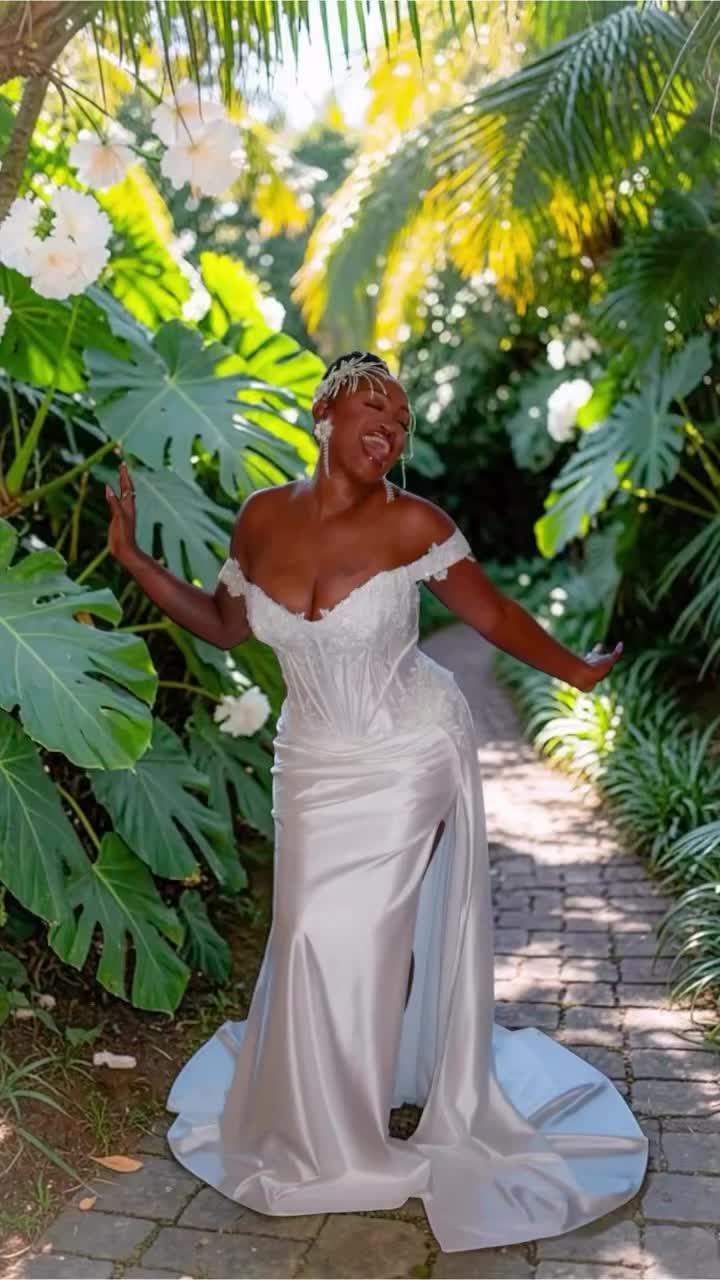 @LadyStrutGowns