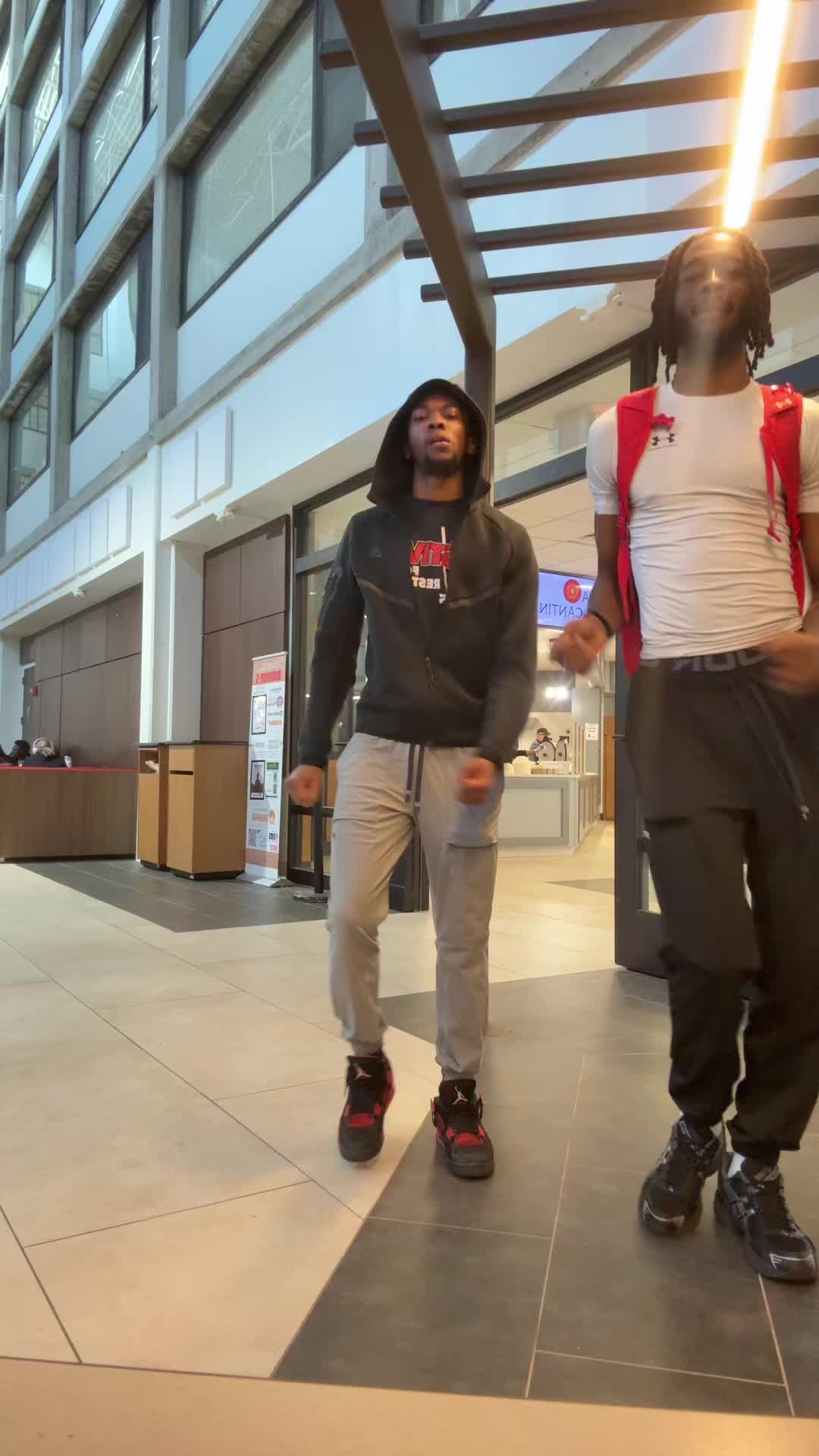 @C3tothurl_🕴️