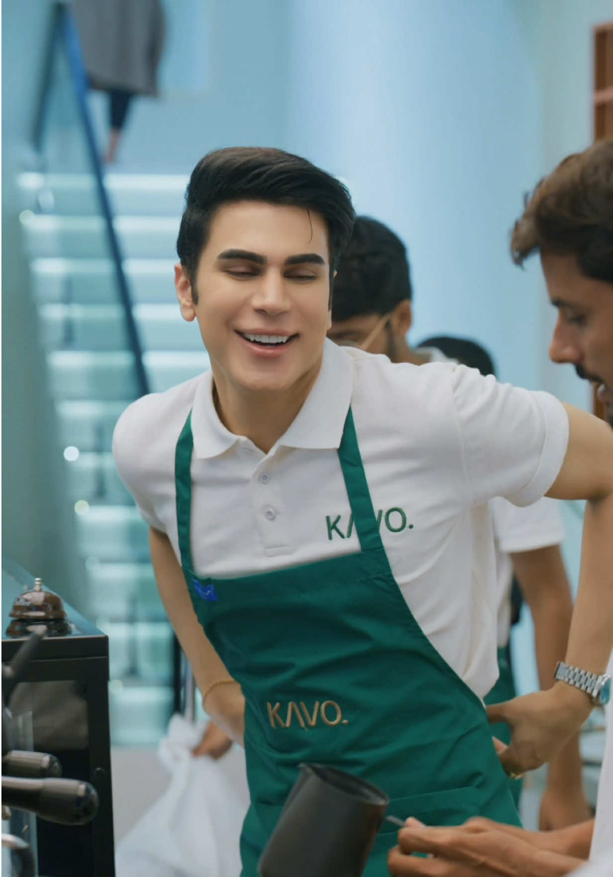@Ken_