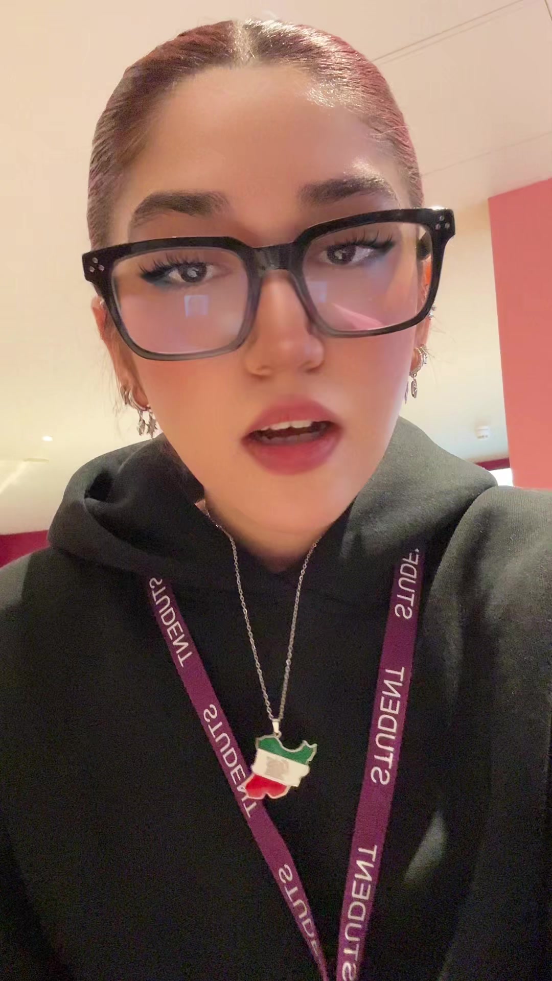 @Mia