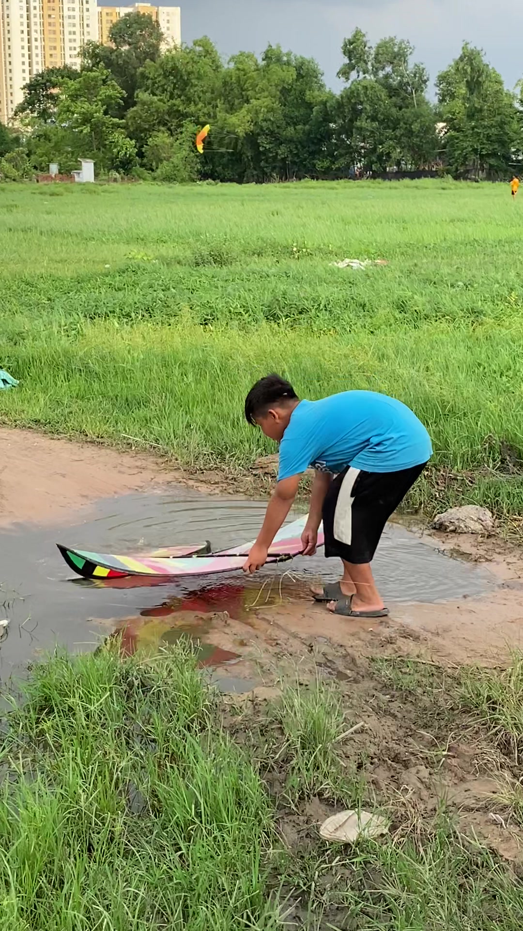 @Thả diều c&ugrave;ng Lợi
