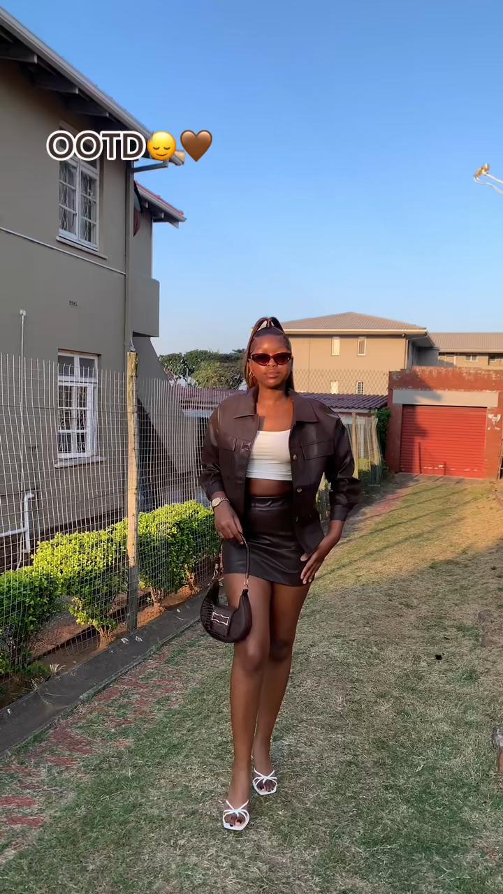 @Nomcebo_Mapholoba