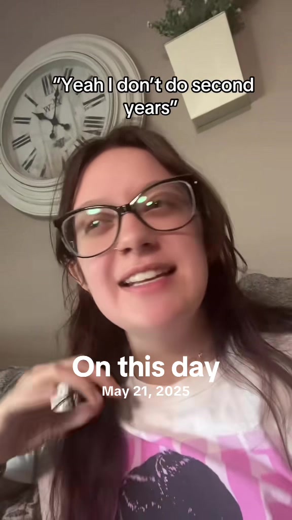 @Emmy Lu | booktok ๐