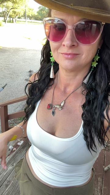 @ladybutcherroberts
