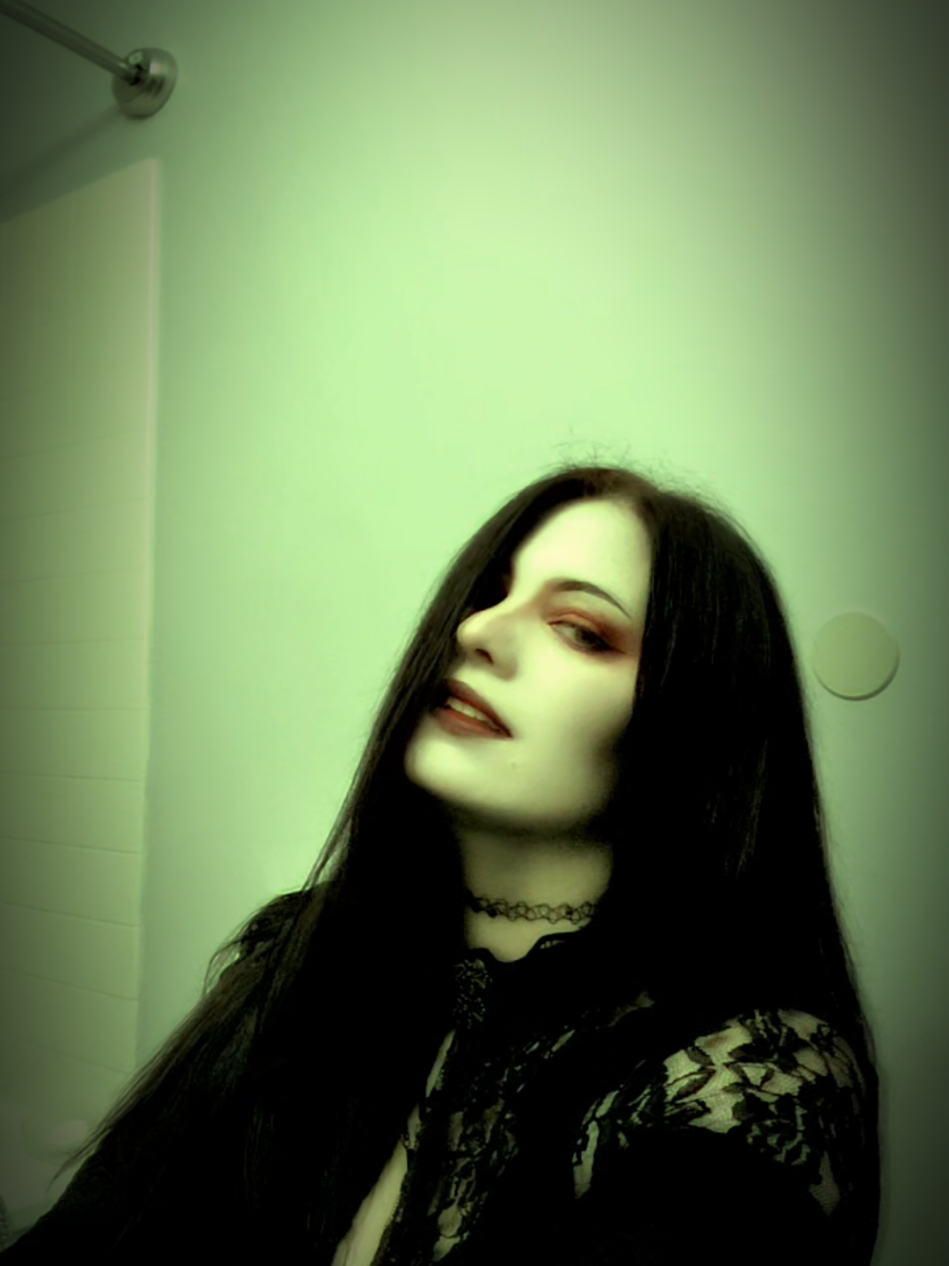 @𝕯𝖔𝖛𝖆𝖍🖤