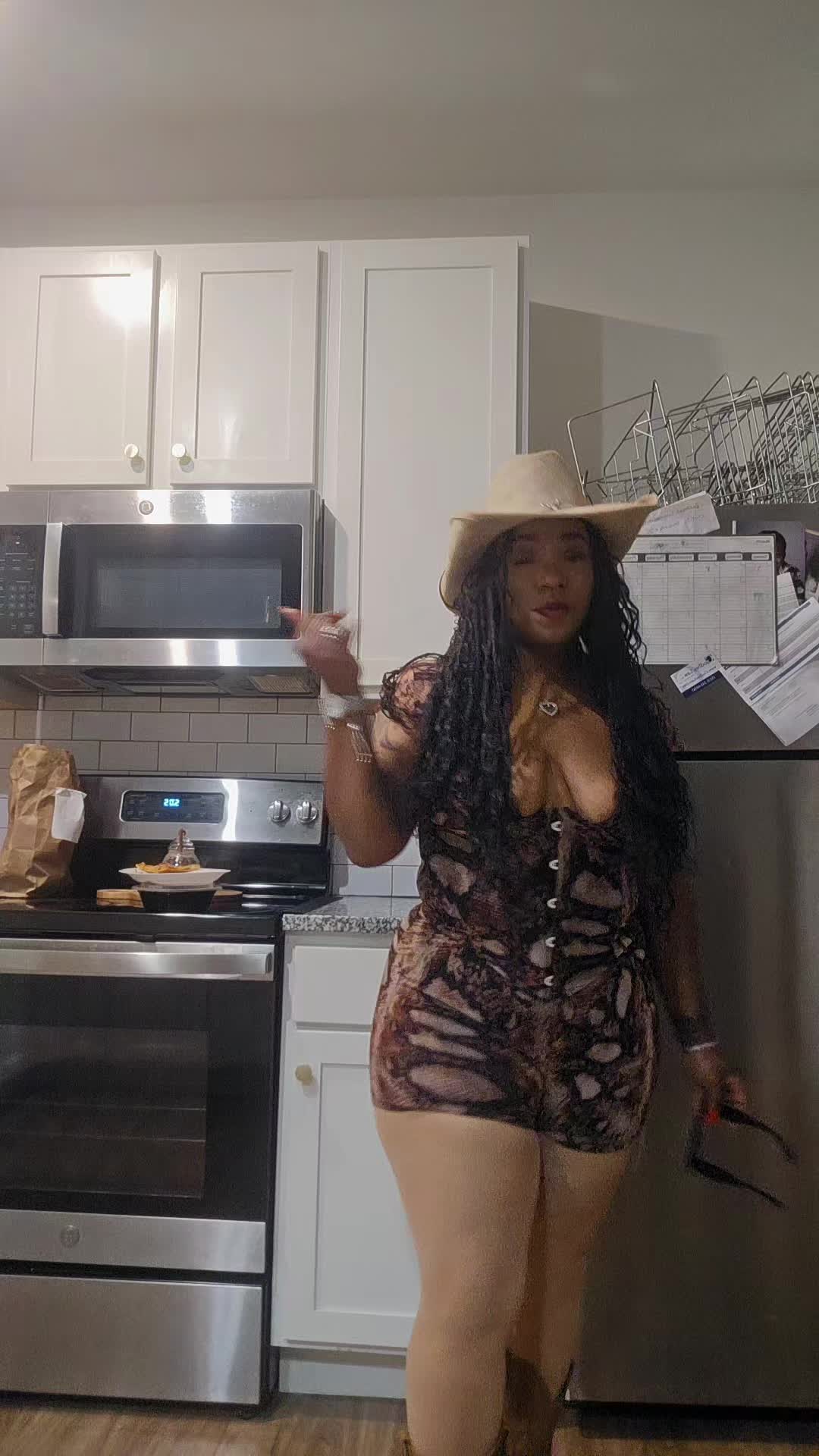@Mia