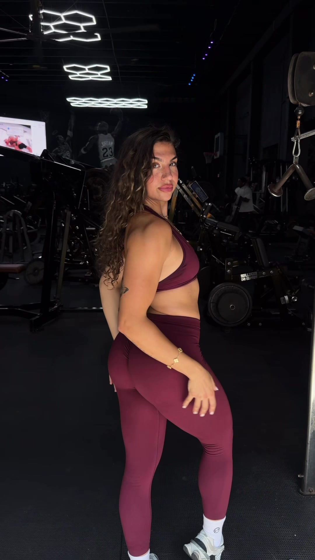 @halliecampanaro