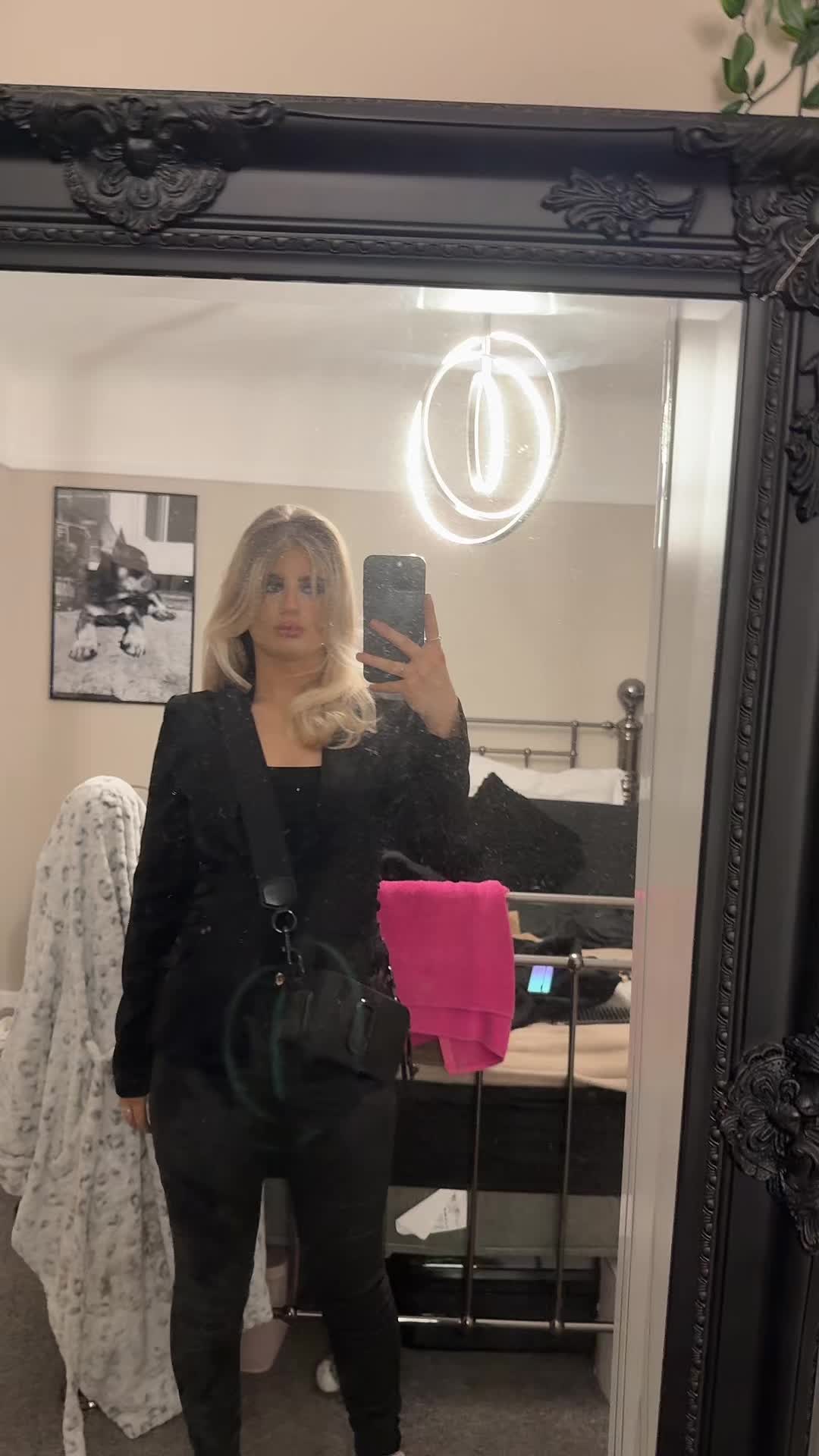 @izzyevans_