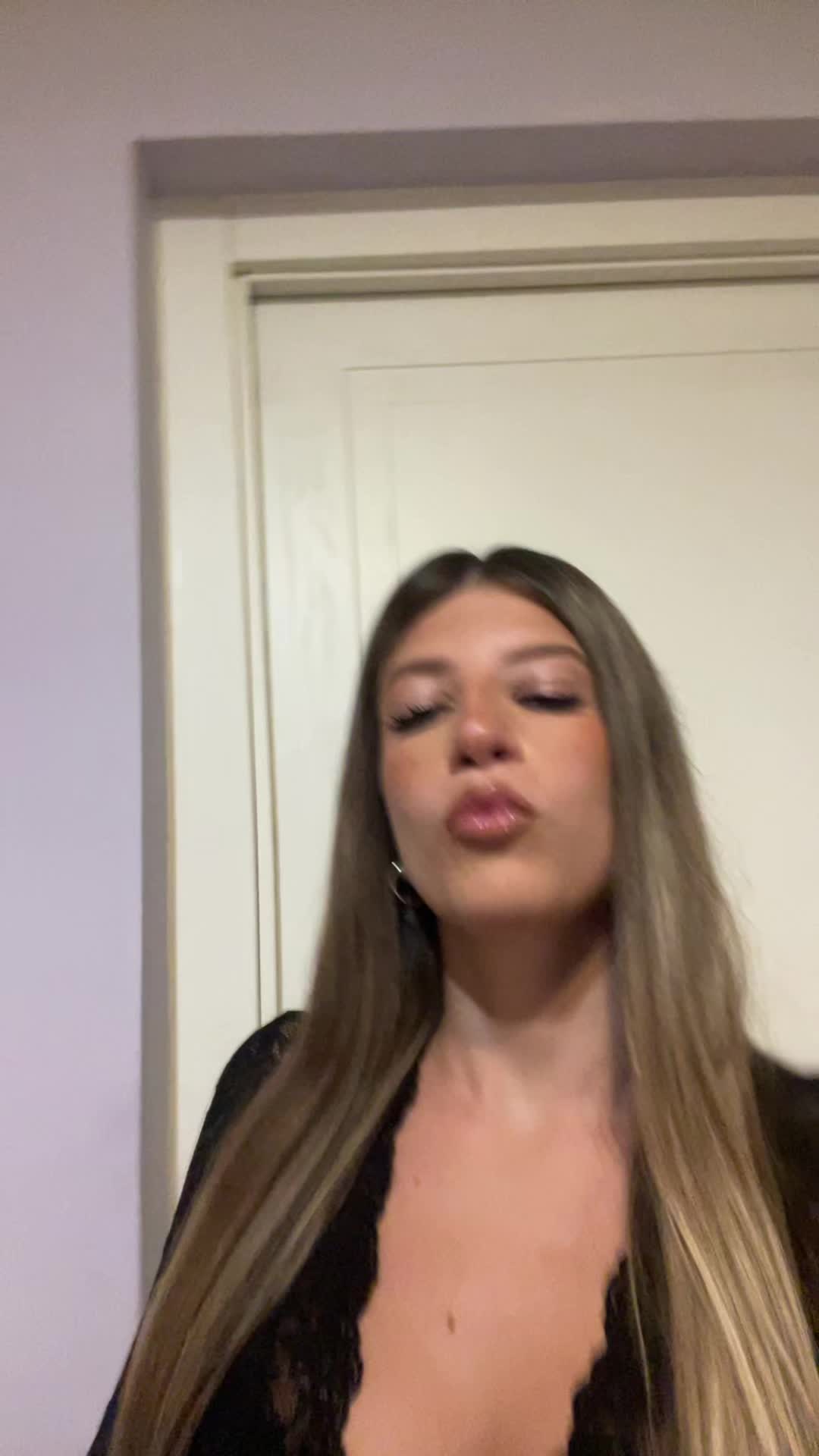 @violettaa