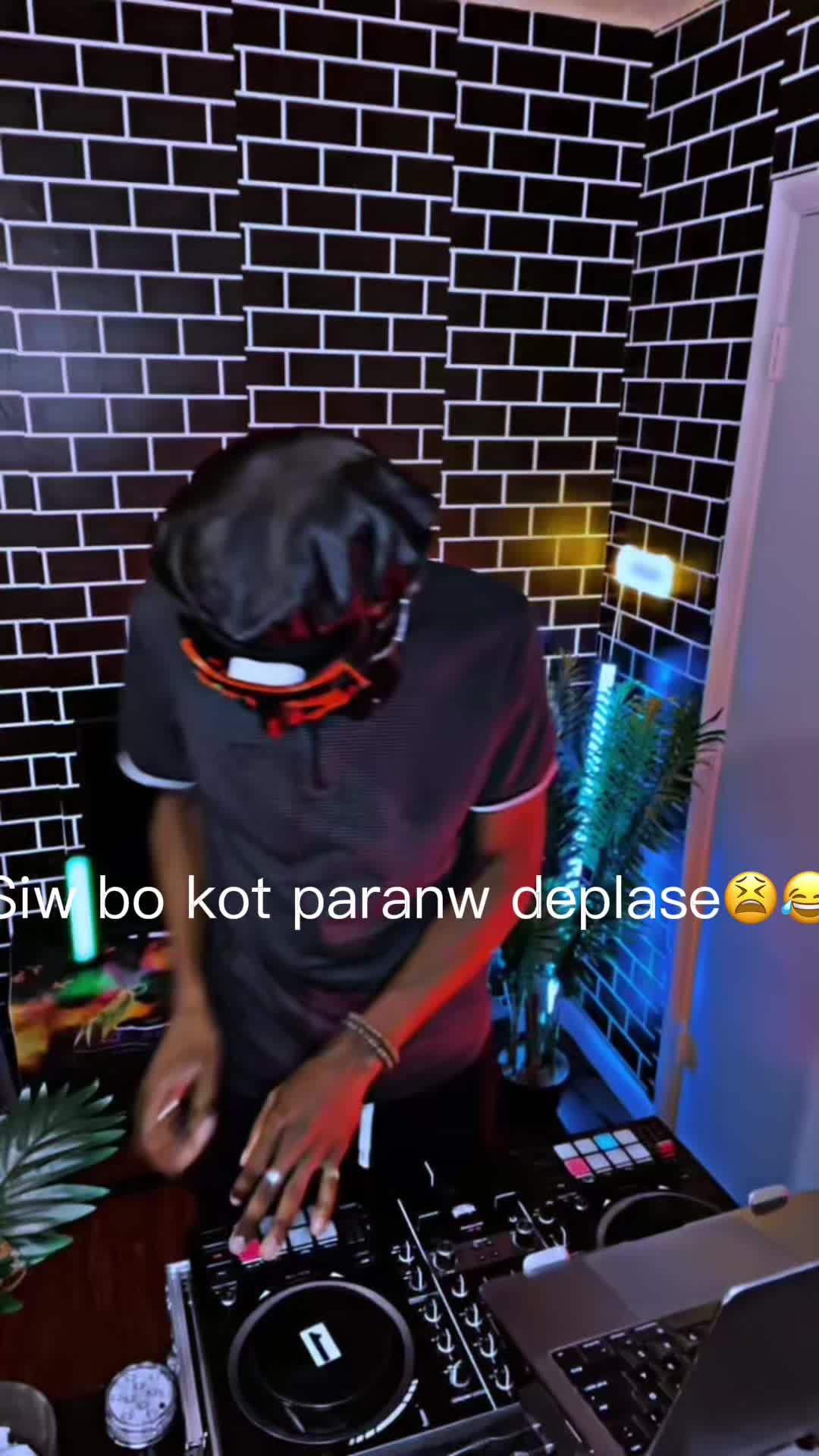 @๐ฑ๐๐๐๐๐ ๐๐๐๐ง๐ด